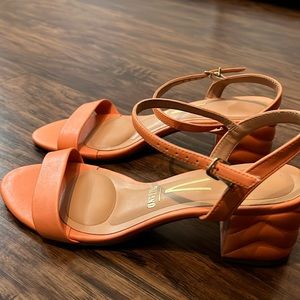 Comfy elegant sandal, size 38 (Eu). In very good condition